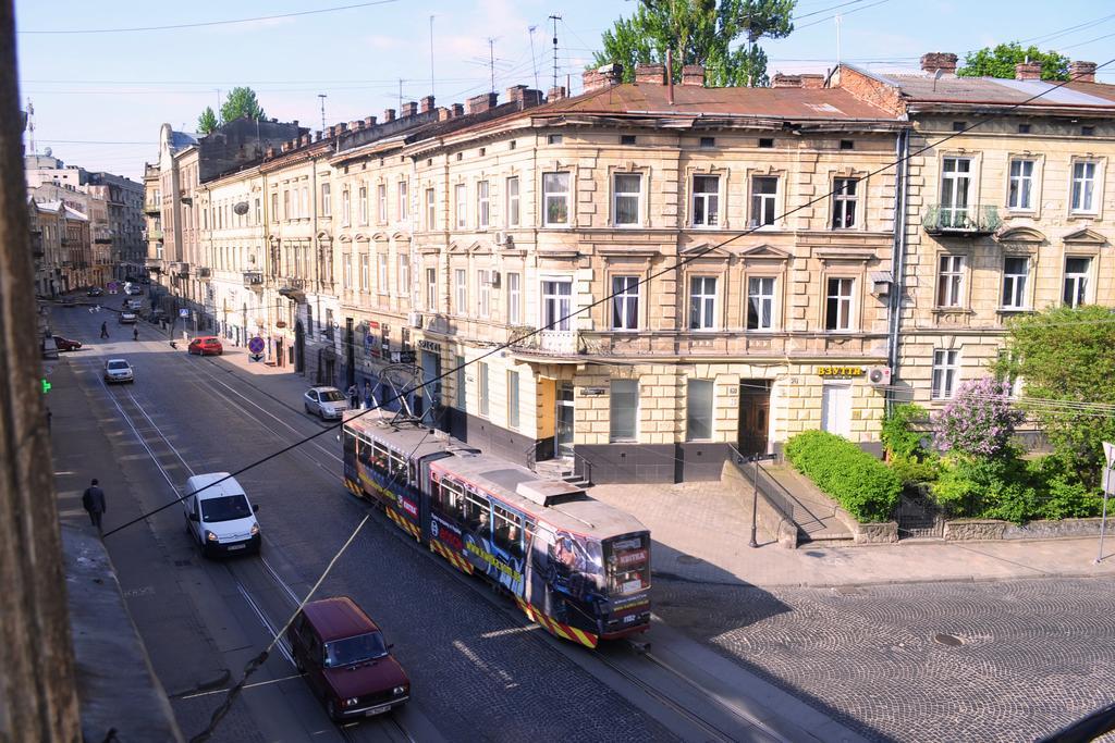 Wanted Hostel Львов Экстерьер фото