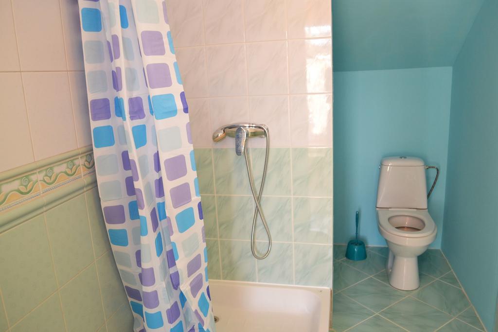 Wanted Hostel Львов Экстерьер фото