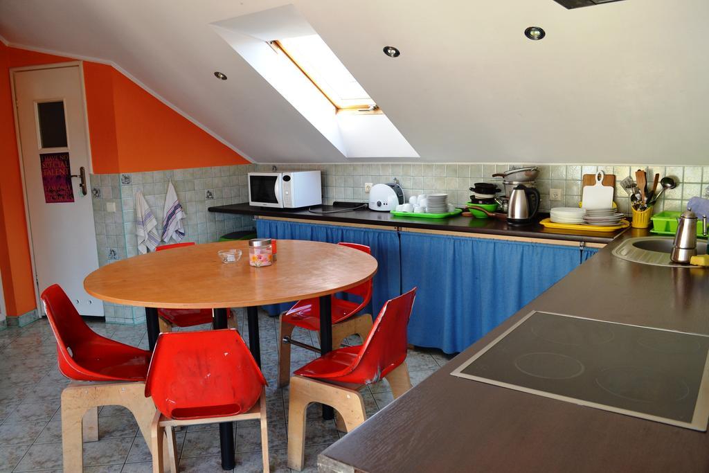 Wanted Hostel Львов Экстерьер фото