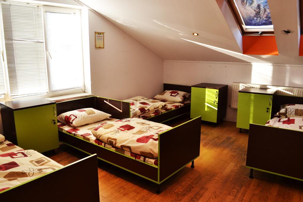 Wanted Hostel Львов Экстерьер фото
