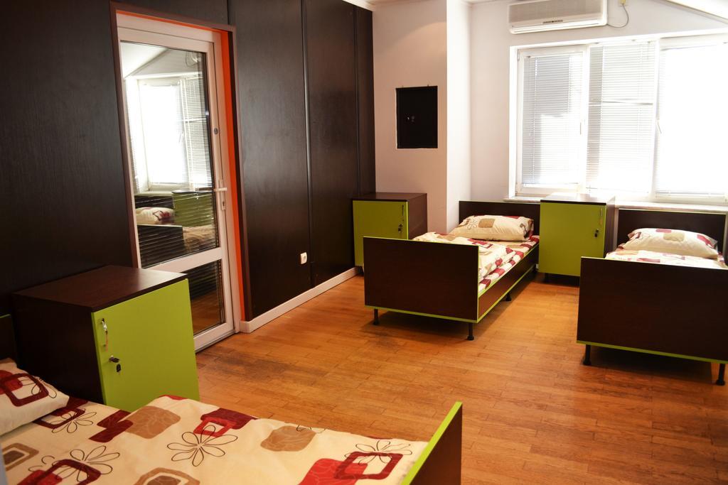 Wanted Hostel Львов Экстерьер фото