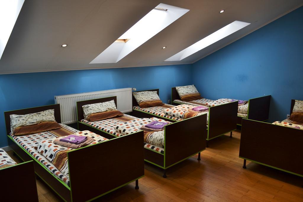 Wanted Hostel Львов Экстерьер фото