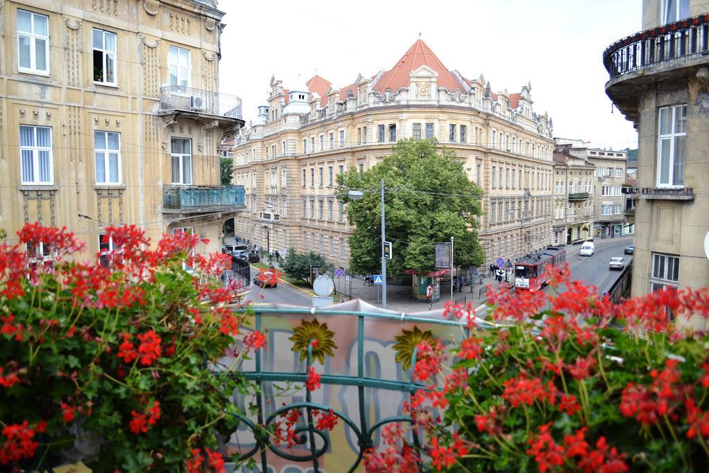 Wanted Hostel Львов Экстерьер фото
