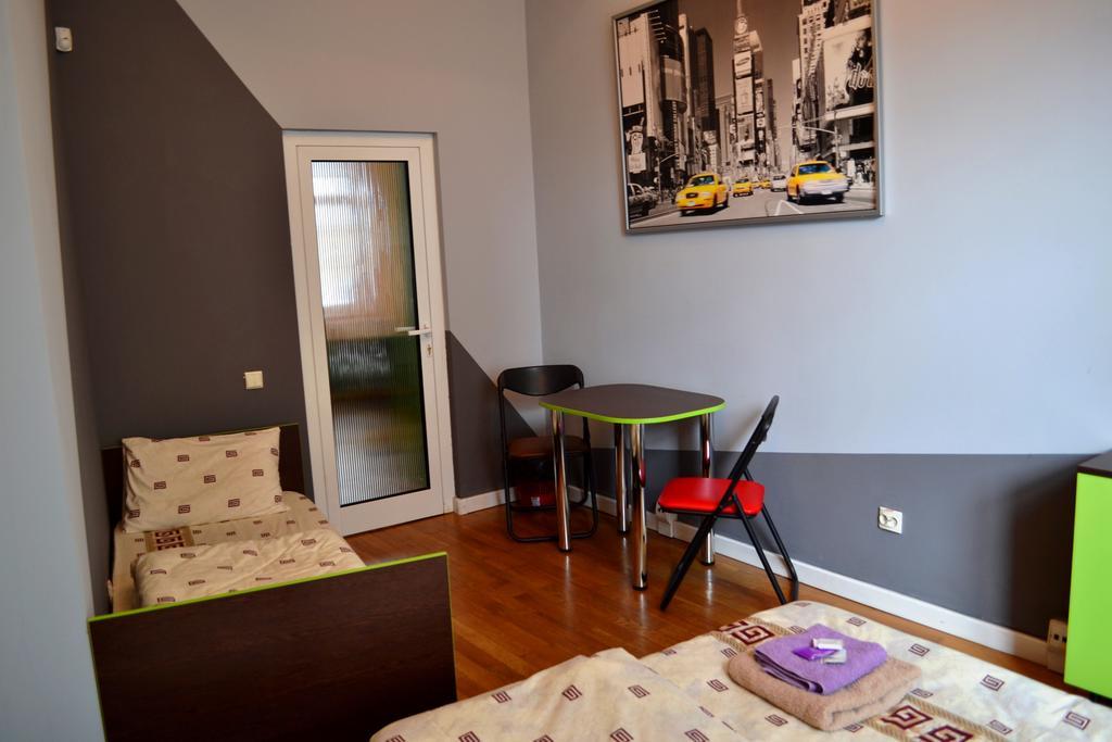 Wanted Hostel Львов Экстерьер фото