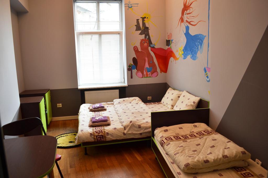 Wanted Hostel Львов Экстерьер фото